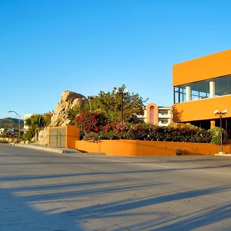 קאבו סן לוקאס Sunrock Hotel & Suites מראה חיצוני תמונה