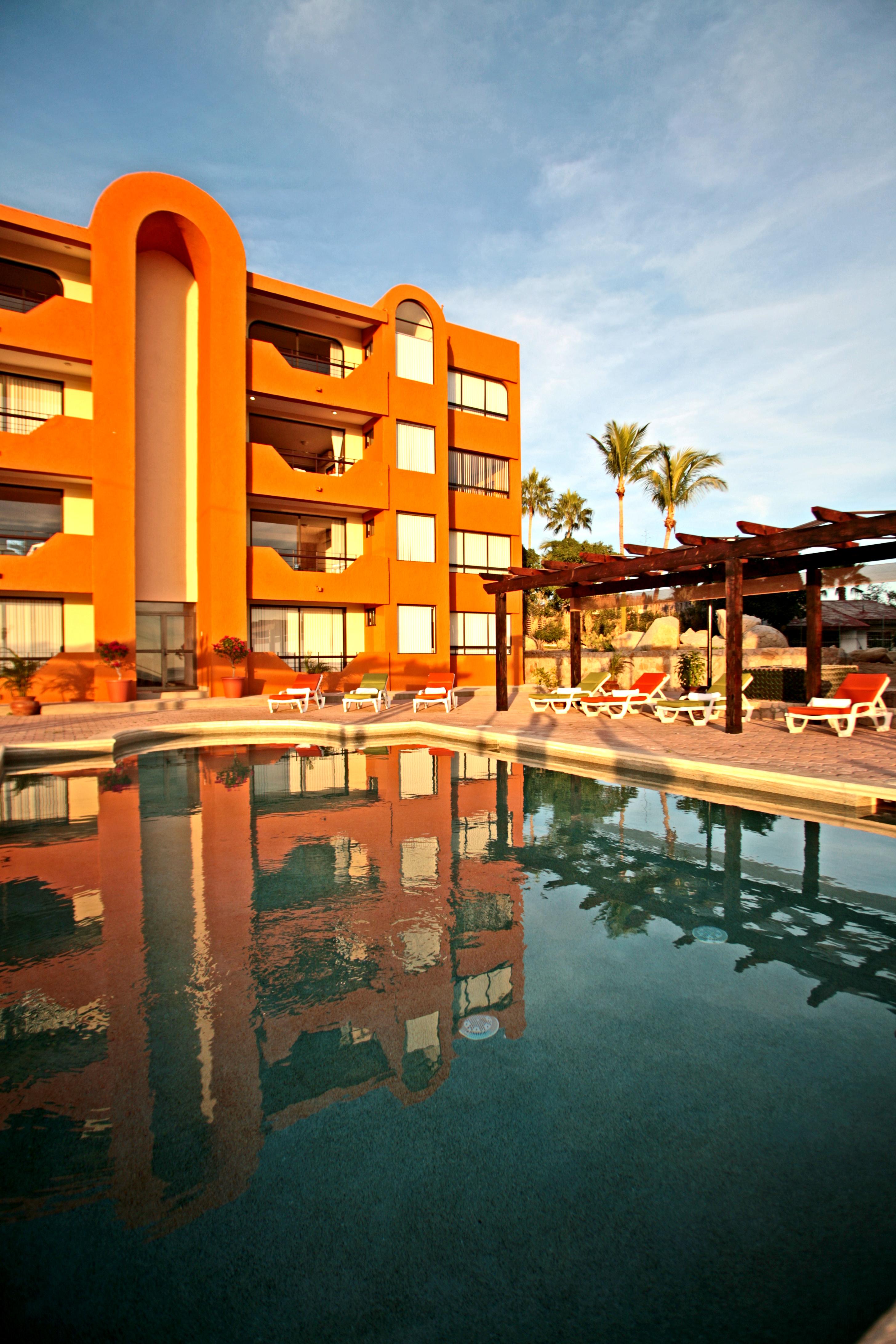 קאבו סן לוקאס Sunrock Hotel & Suites מראה חיצוני תמונה